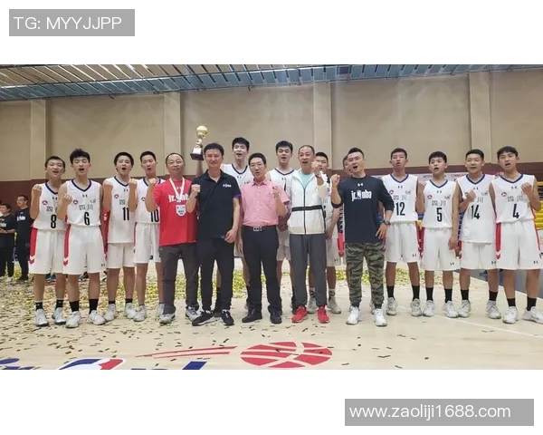 南京篮球队与上海篮球队赛后复盘探讨团队协作的成功与不足之处